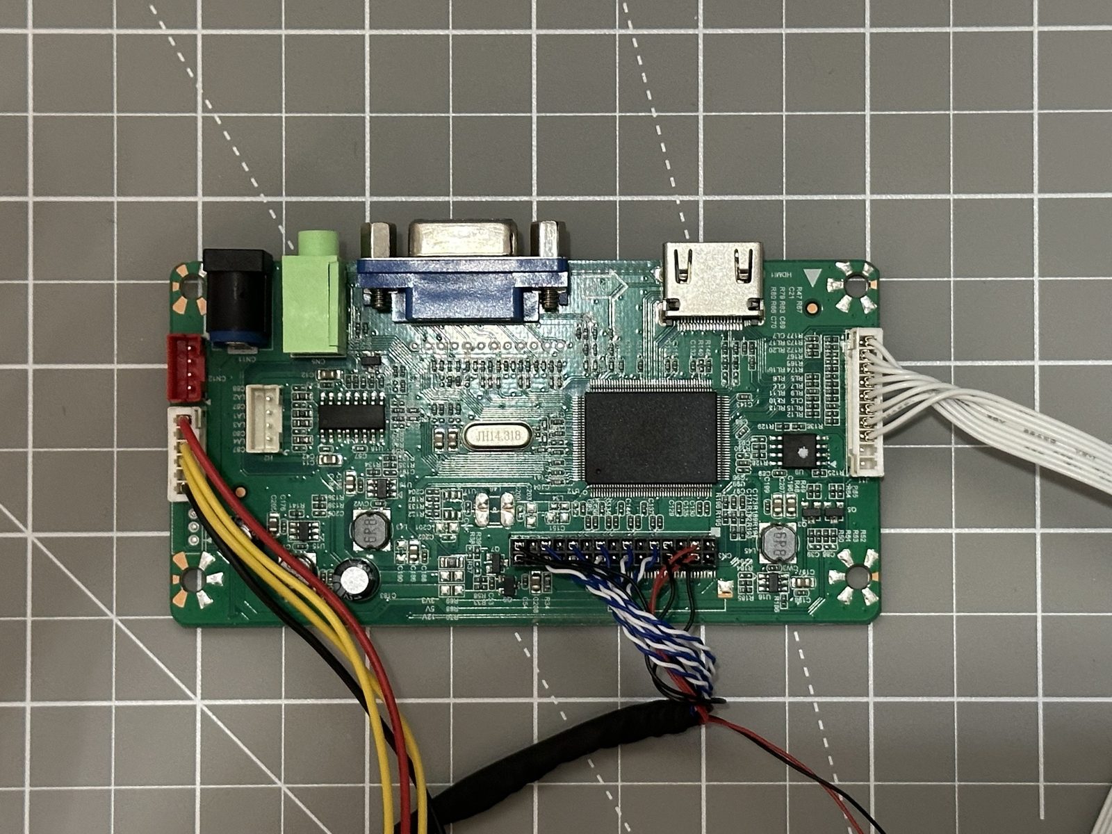 My iPad 3 / iPad 4 panel controller board, showing the HDMI and VGA inputs