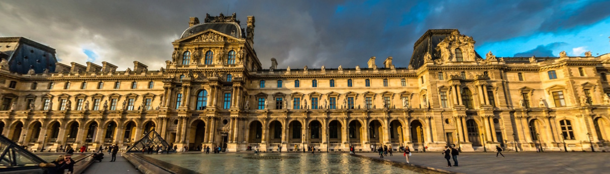 VR photo of the Louvre, Paris